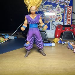 Super Saiyan 2 Gohan Statue