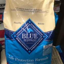 Pet dog food small adult bites 34 lbs