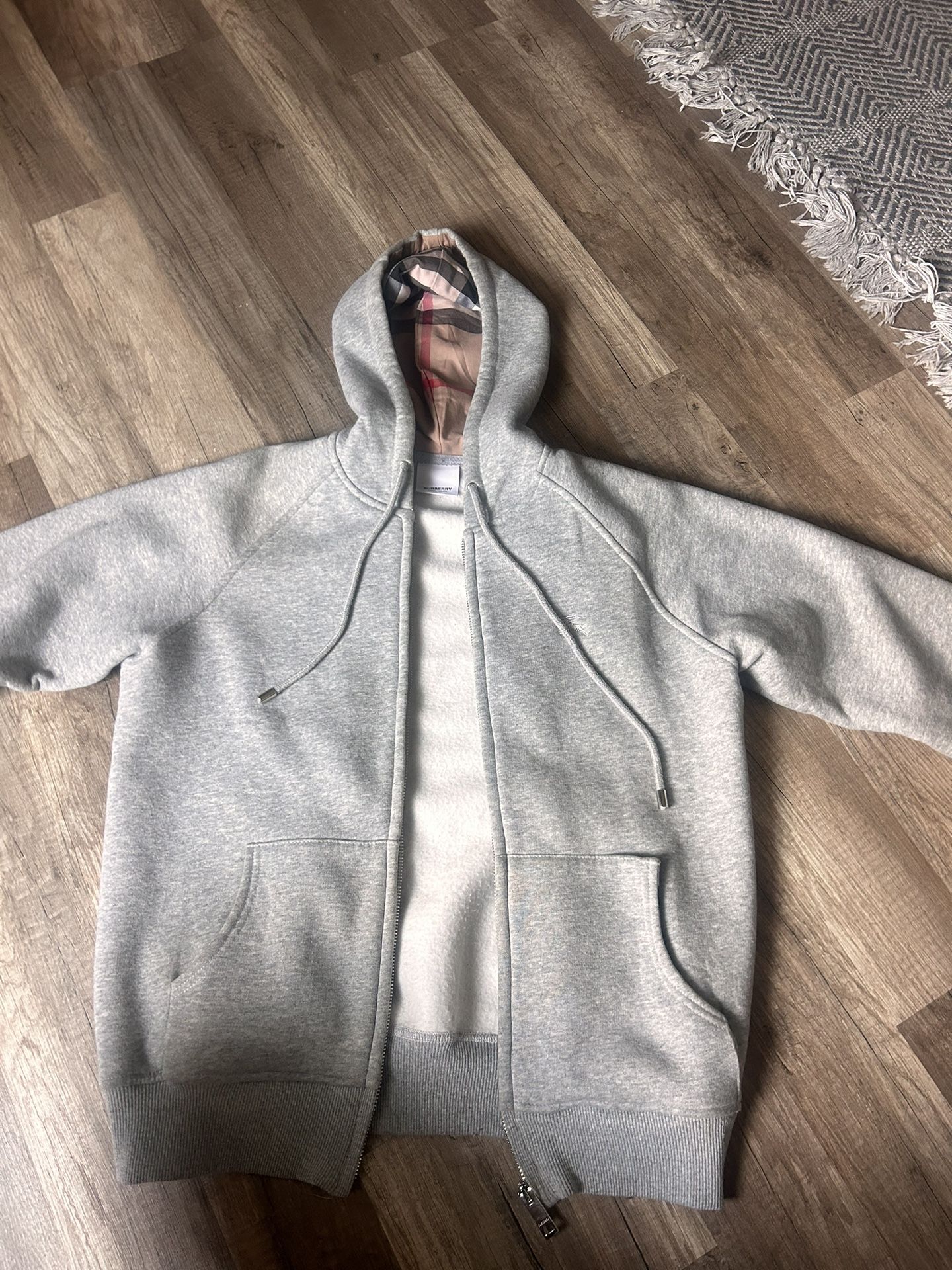Woman’s Grey Burberry ZipUp