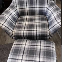 Stylish Plaid Accent Chair & Ottoman Set