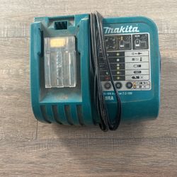Makita Charger