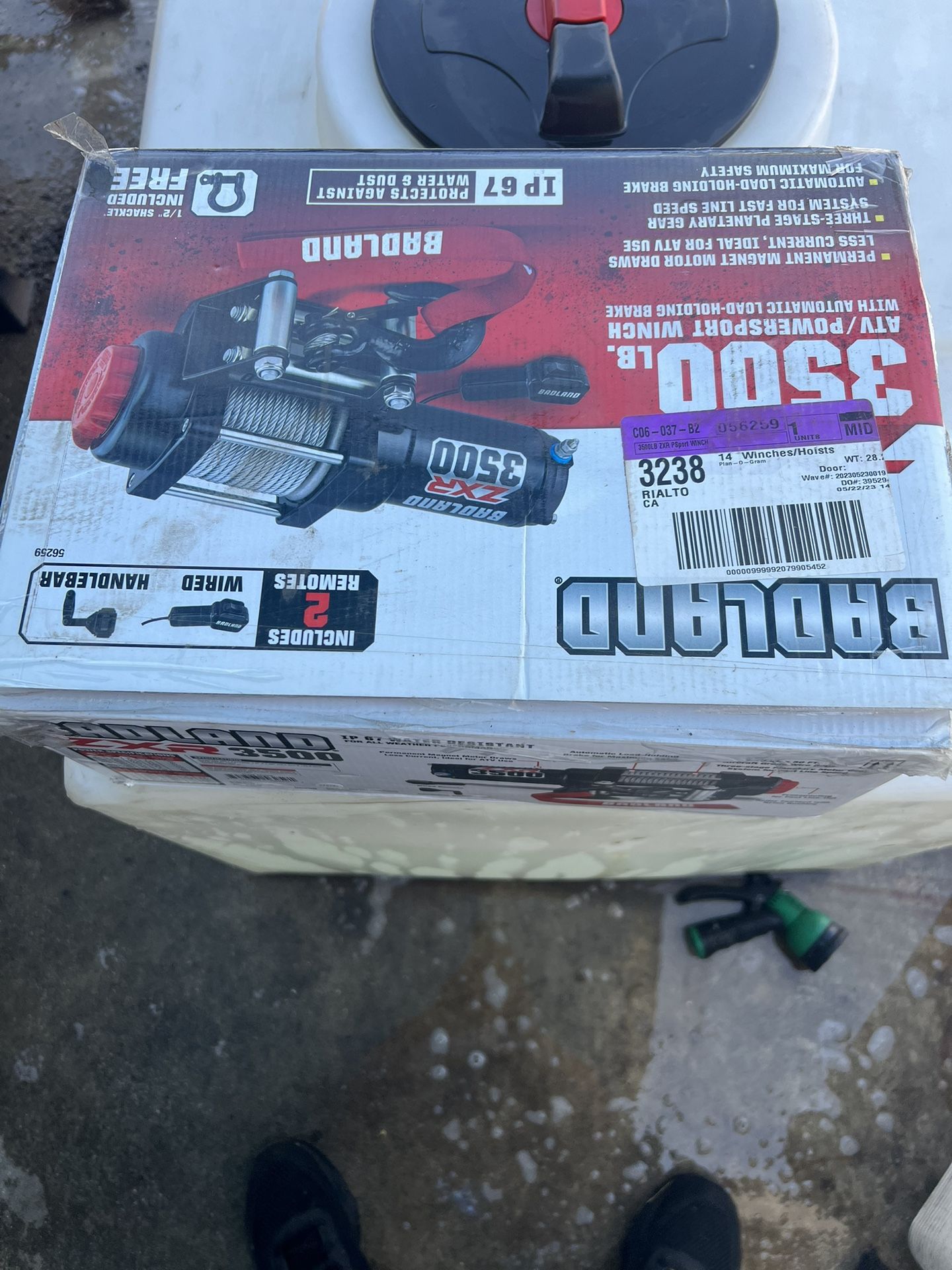 r. BADLAND ZXR 3500 Lb Puller