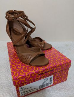 Tory Burch Wedge (7.5)