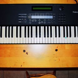 Roland XP-50 – Synthesizer Workstation Keyboard