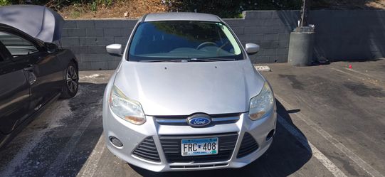 2012 ford focus clean title