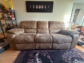 Double reclining couch