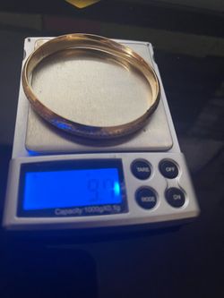 14k gold bracelet bangle style like new solid gold
