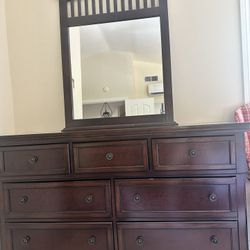 Bedroom Furniture Set 