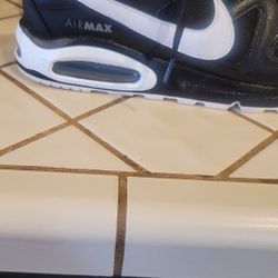 Men Nike Airmax Worn Twice Has Original Box Size 13
