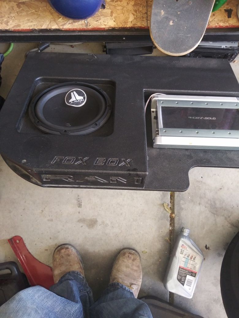 Box with amp and 10" jl speaker for dodge ram