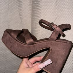 Size 7 Women Heels 