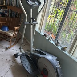 ProForm Elliptical Strideselect 825