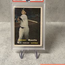1957 Topps 95 Mickey Mantle 