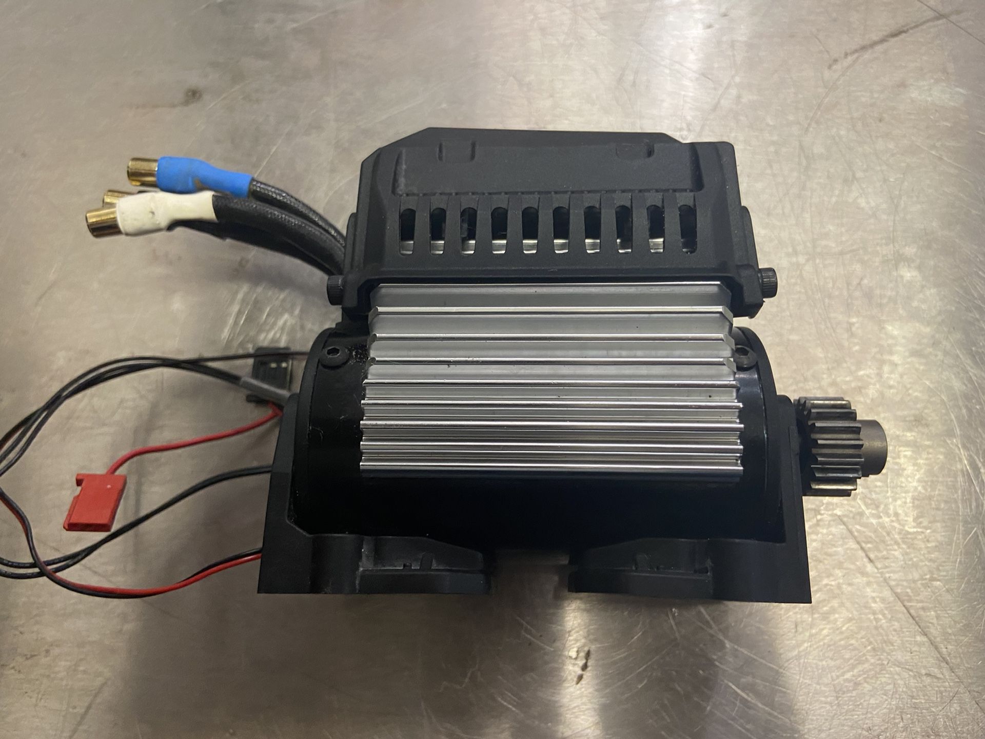 Traxxas XMAXX 8S RC Truck Brushless Motor Electric remote engine for Sale in Henderson, NV OfferUp