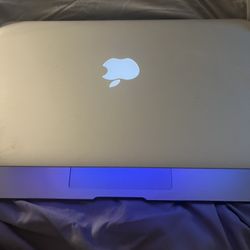 MacBook  Monterey 13 Inch 