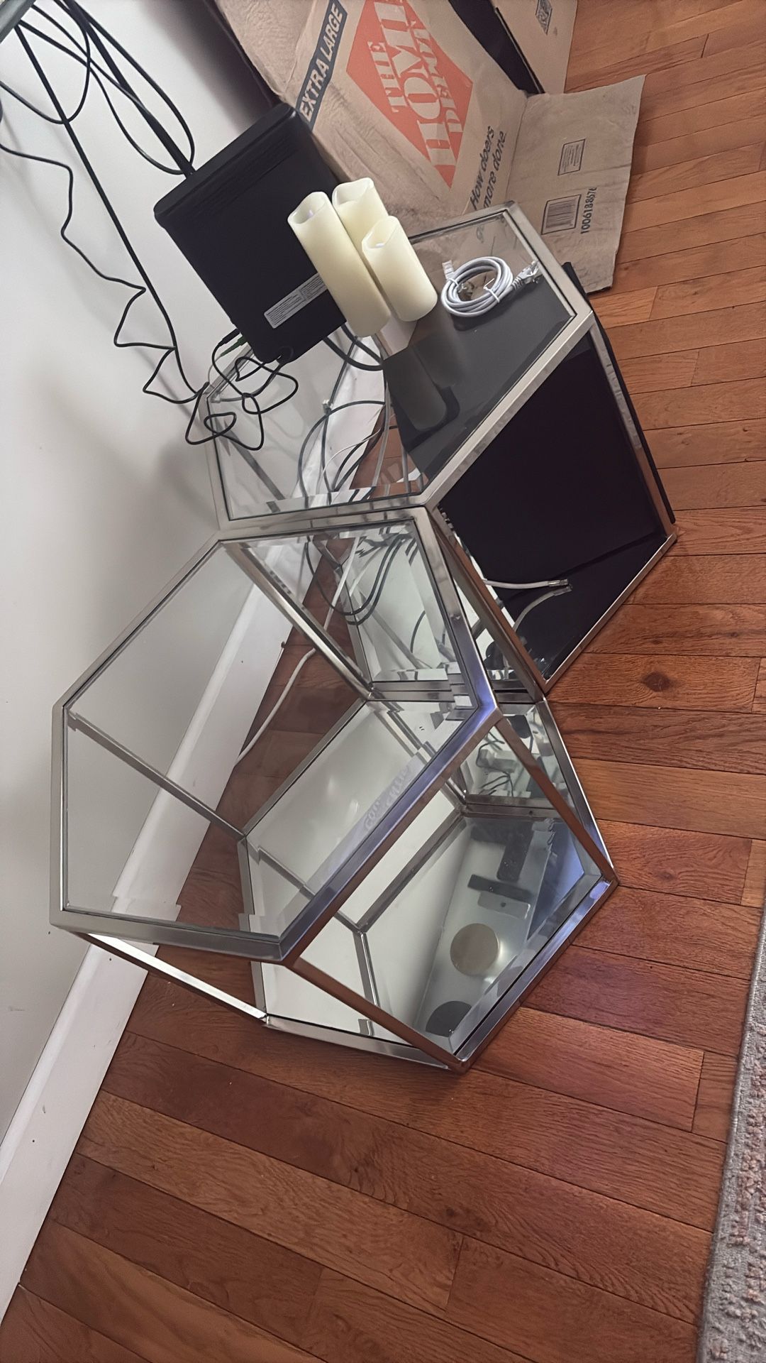 DINING TABLE (4 Pieces)