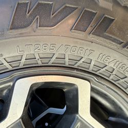 Falken 285/70R 33’’ A/T Tires and Wheels