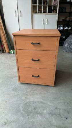 3 Drawer Chest / Night Stand 