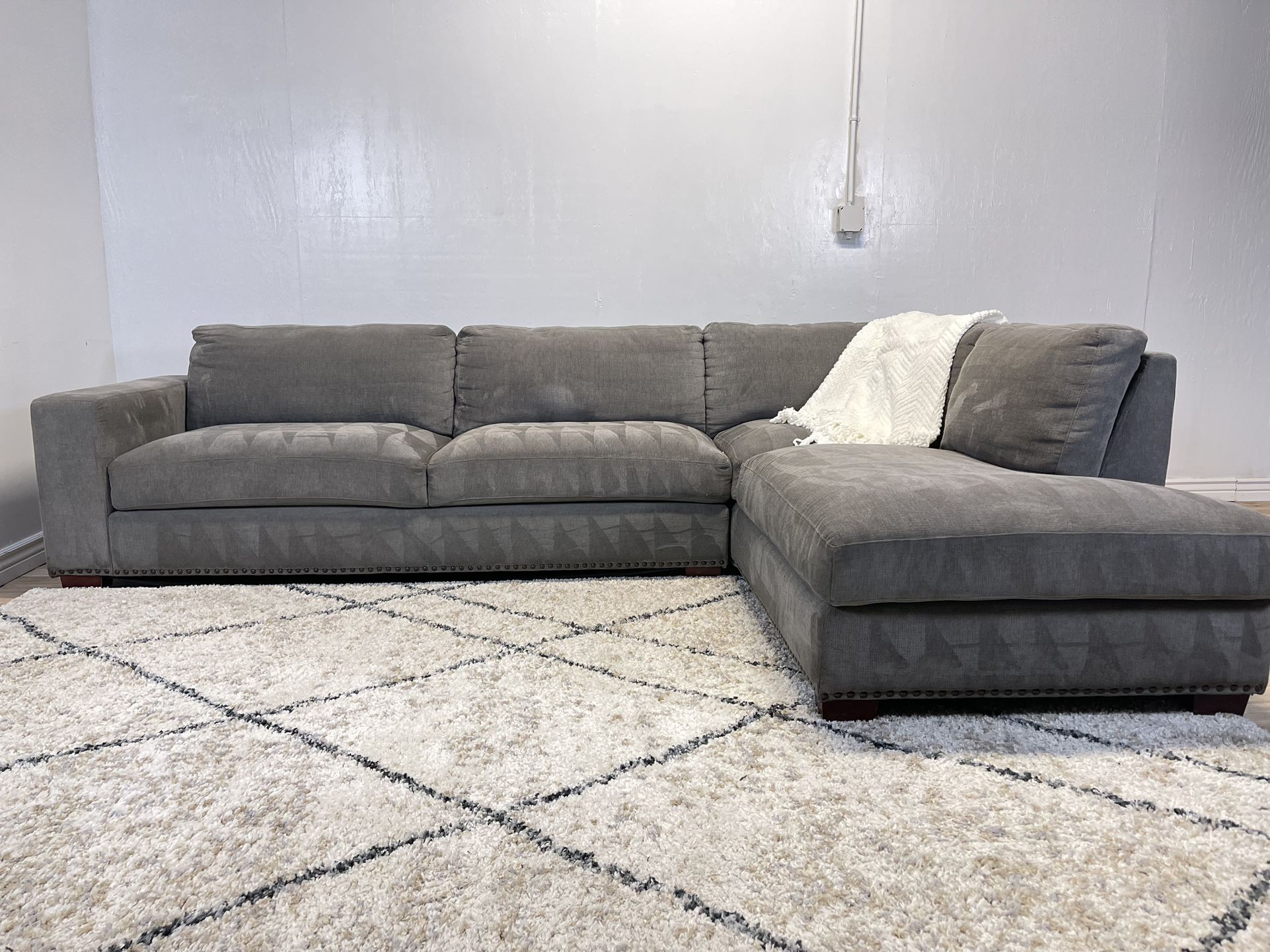 Thomasville Grey Sectional Couch Free Delivery for Sale in Tempe, AZ