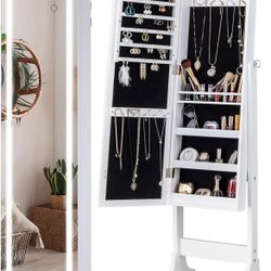 Light Up Mirror And Jewelry Holder 