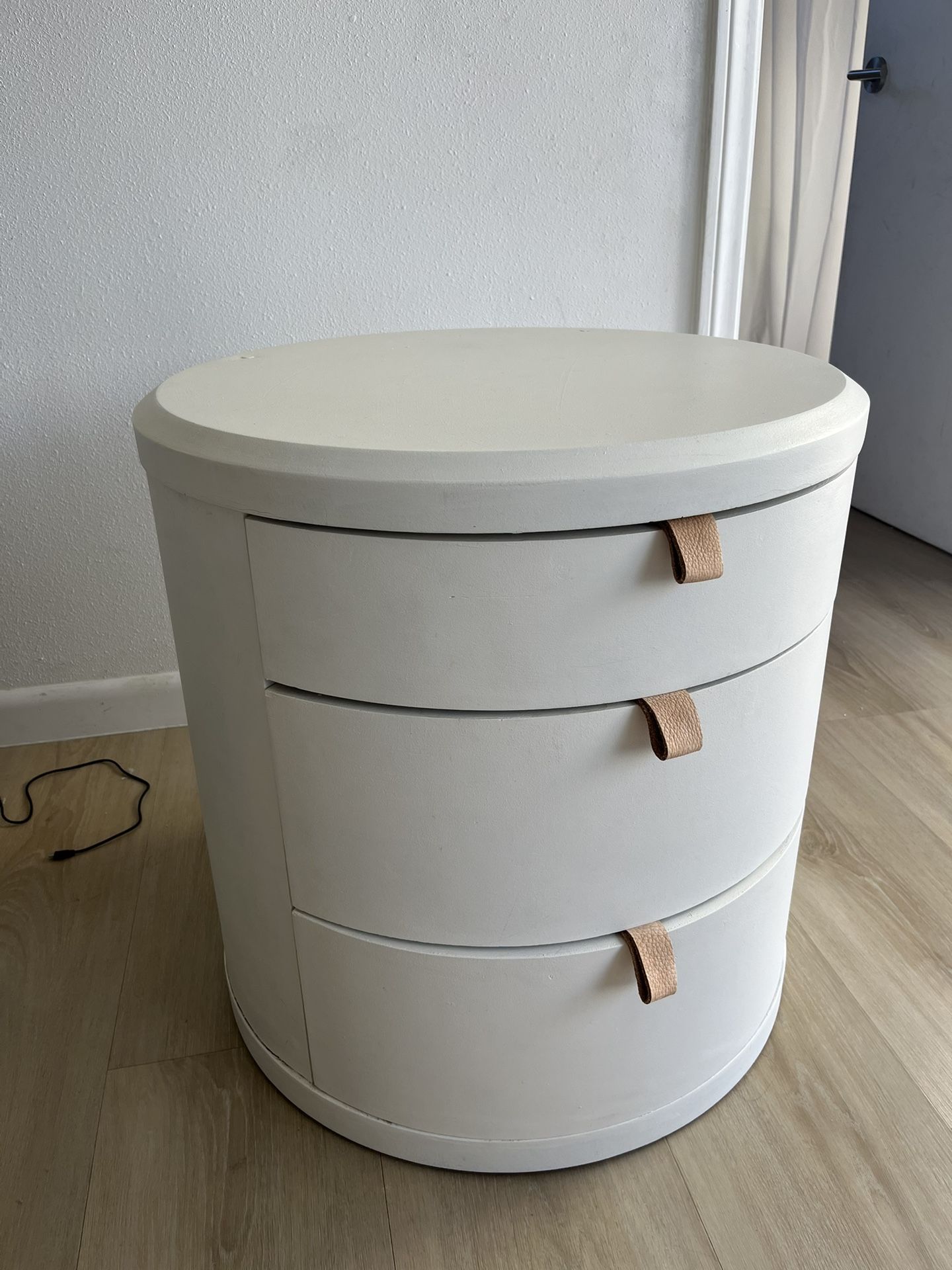 Three Drawers Modern Round Nightstand