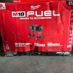 Milwaukee M18 Fuel 6 Gal Wet/Dry Shop Vac