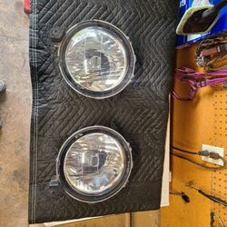 2020 Jeep Wrangler Unlimited Stock Headlights with Bulbs