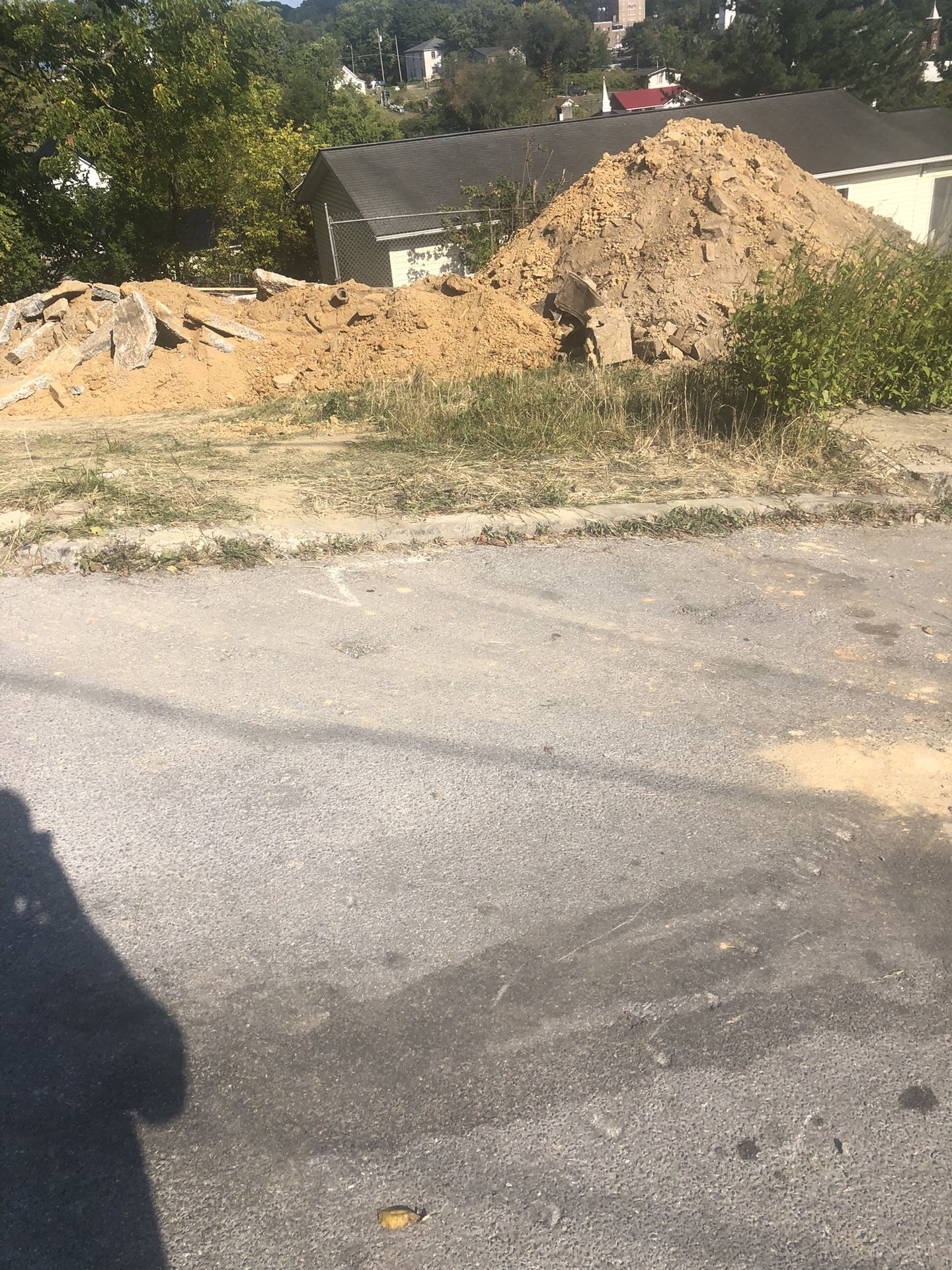 FREE FILL DIRT COME AND GET IT