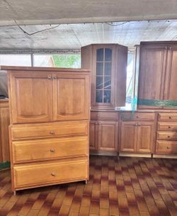 Schrock Handcrafted Cabinetry Maplewood Kitchen Cabinets Top & Bottoms