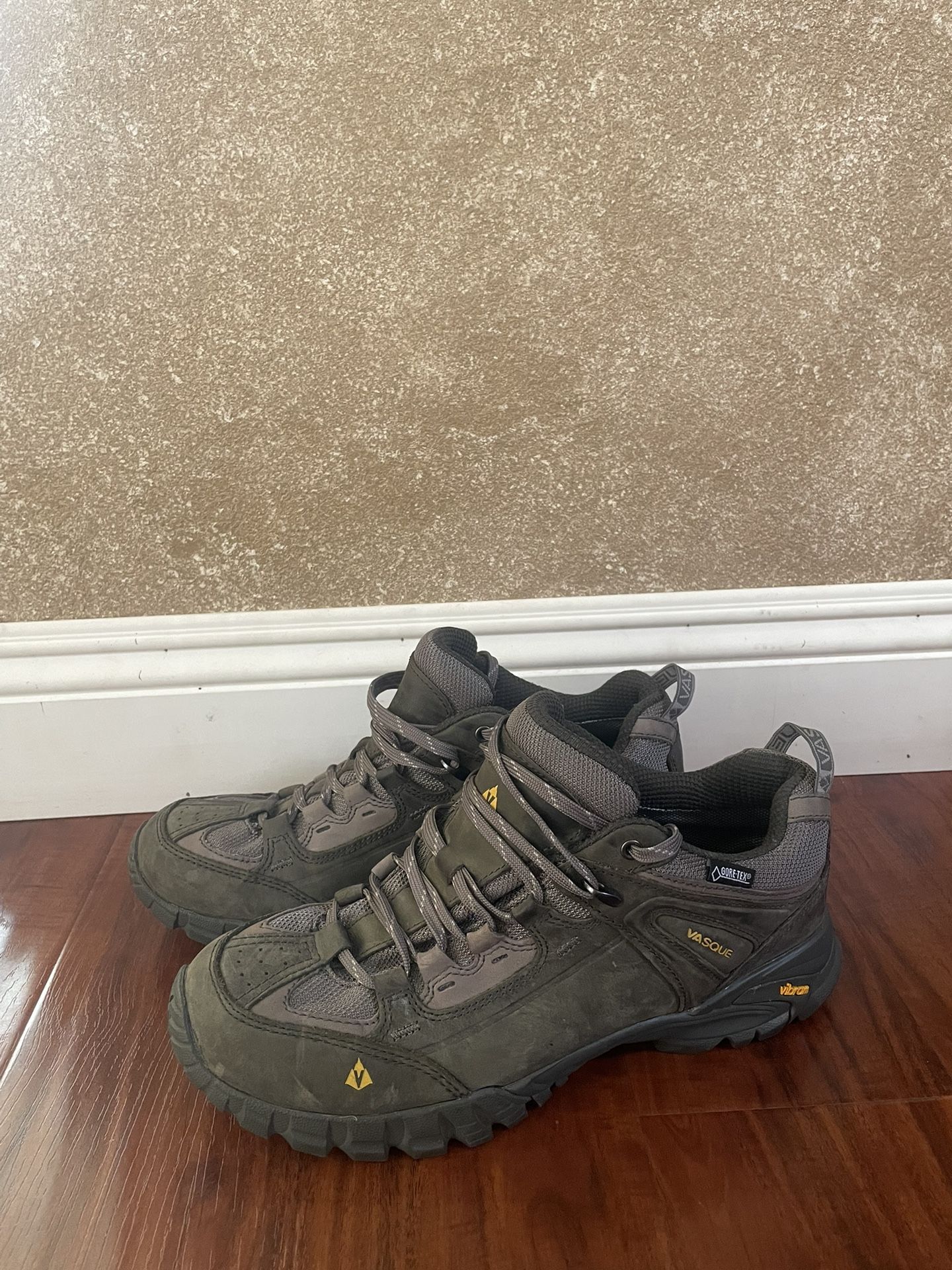 Work Shoes: Vasque, oboe, Keen Size11.5