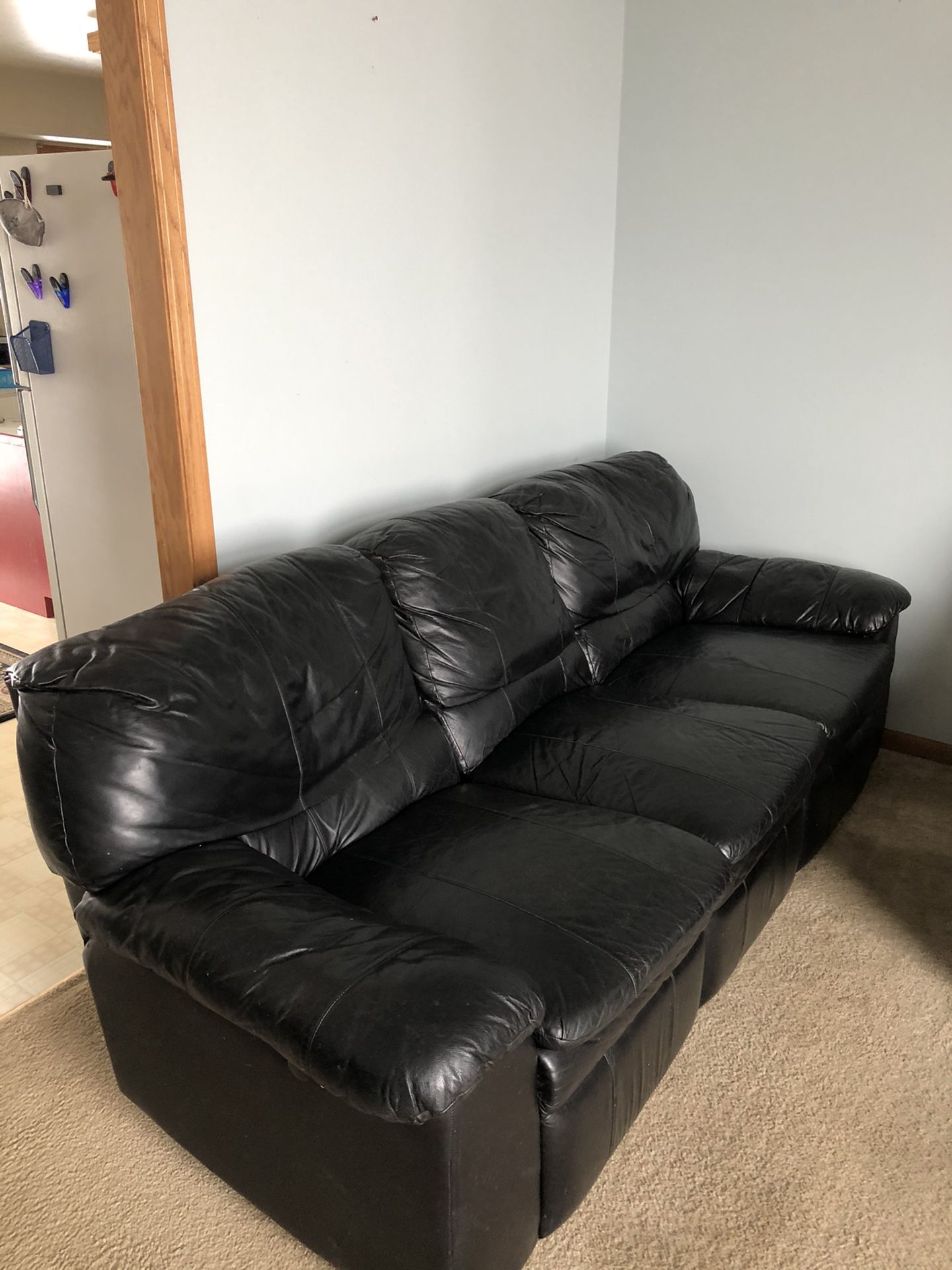Black Leather Reclining Sofa and Reclining Chair