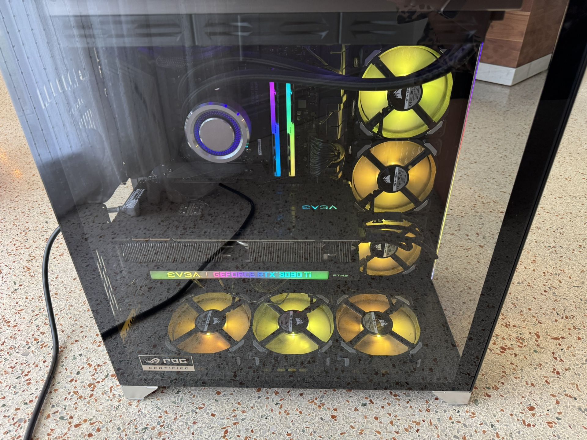 Custom Built EVGA 3090 TI / 5800X Desktop PC. Lian Li Case & Cooling