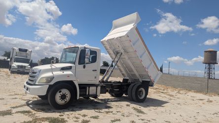 2016 hino 268 dump truck