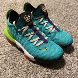 Hyper jade lebron hot sale 16