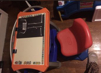 Easel desk with chair