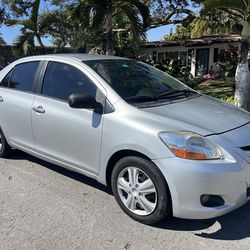 2009 Toyota yaris