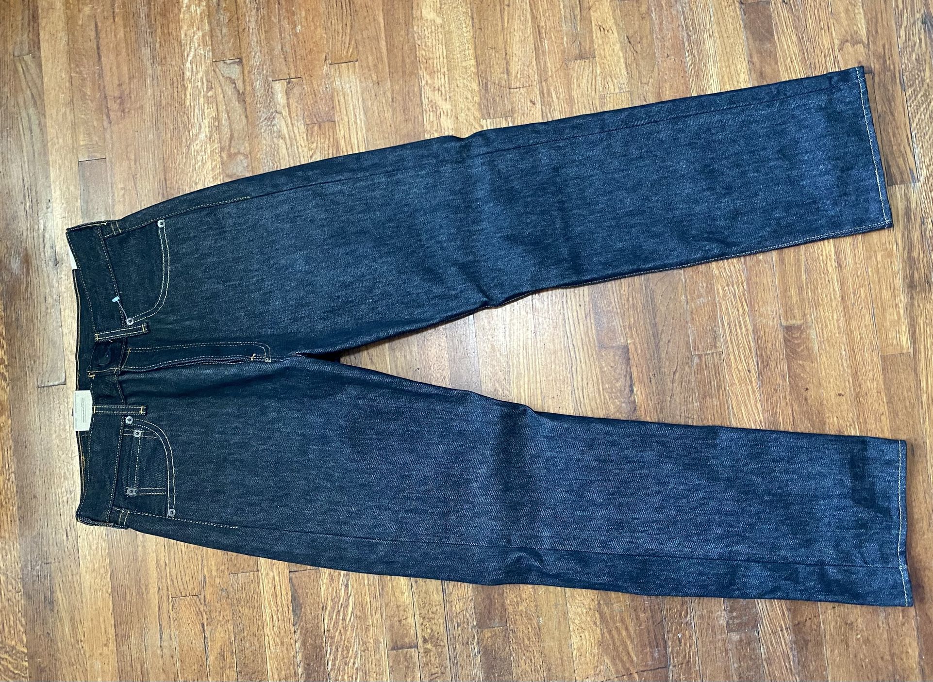 Charcoal Levi’s 501