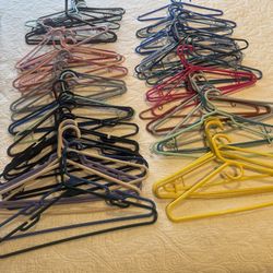 Plastic Heavy Duty Hangers (65)