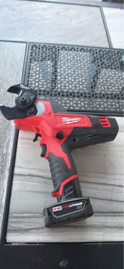Milwaukee M12 Cordless Cable Cutter with Battery