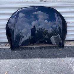 Mercedes  Benz. EQS  Hood