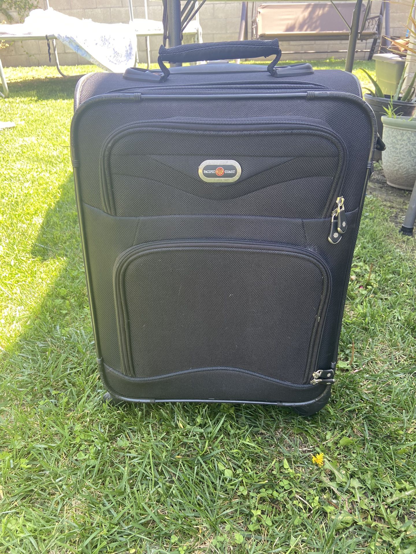 Pacific Coast Travel Luggage Black 22”