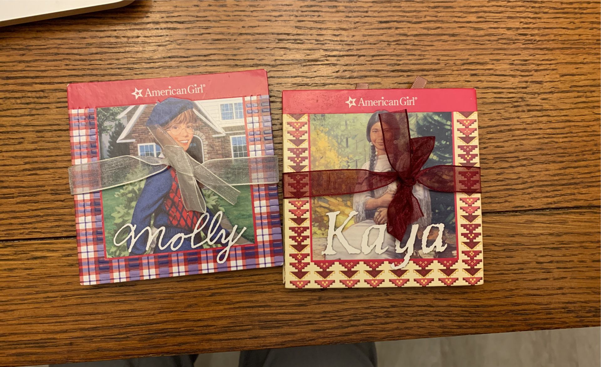 2 American Girl Booklet/paperboll
