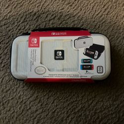Nintendo Switch carrying case (new)
