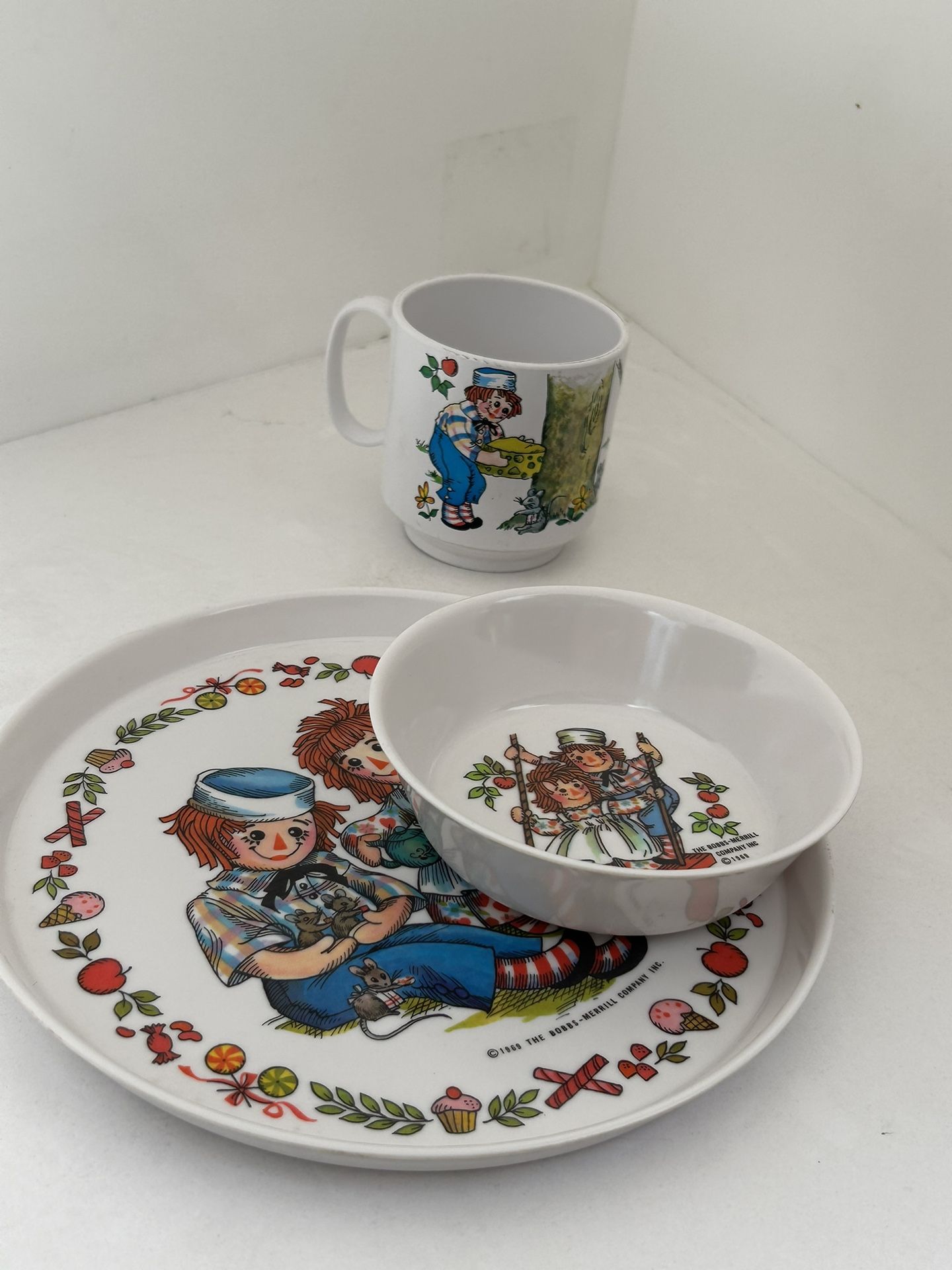 Raggedy Ann & Andy 1969 Oneida Deluxe 3 Piece Plate Set