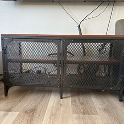 Cabinet / TV Stand