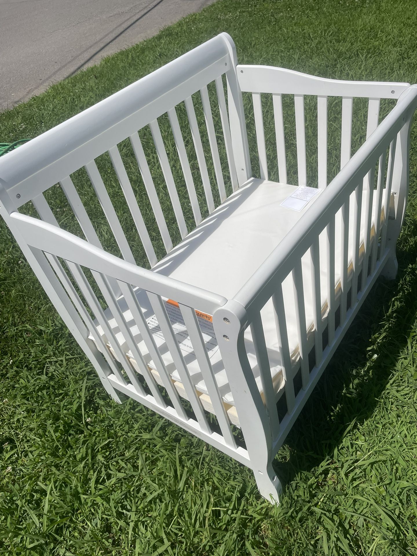 White Mini Crib