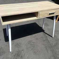 Small Desk With Drawer