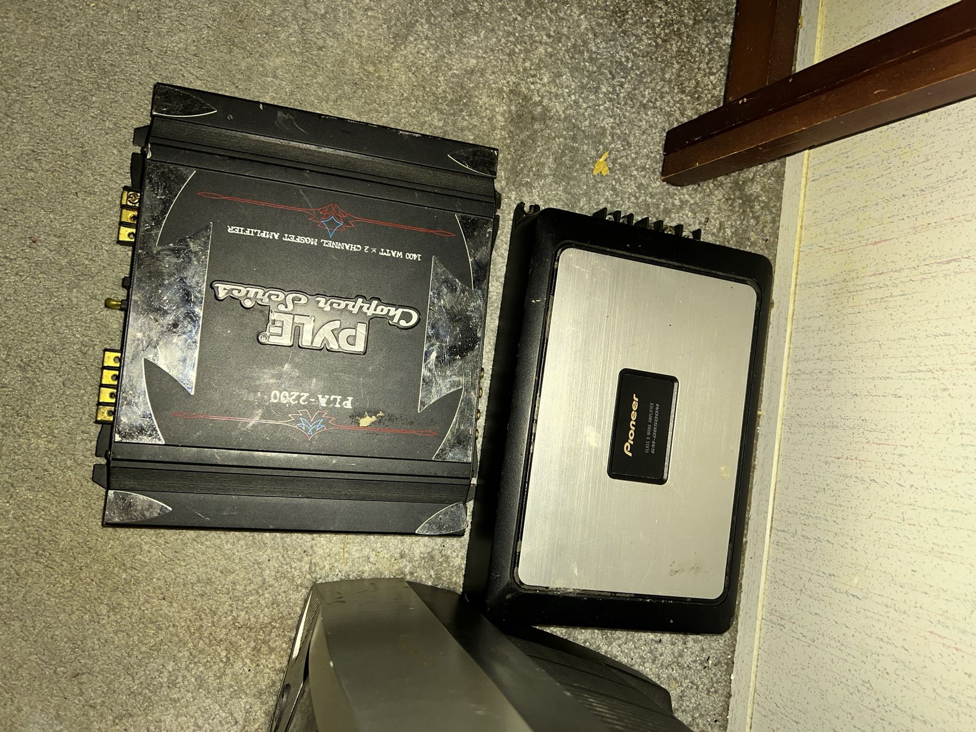 2 Amps For Sale Need Gone.