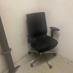 Office Chairs 