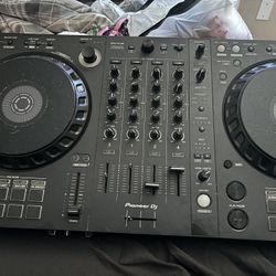 DJ Equipment 